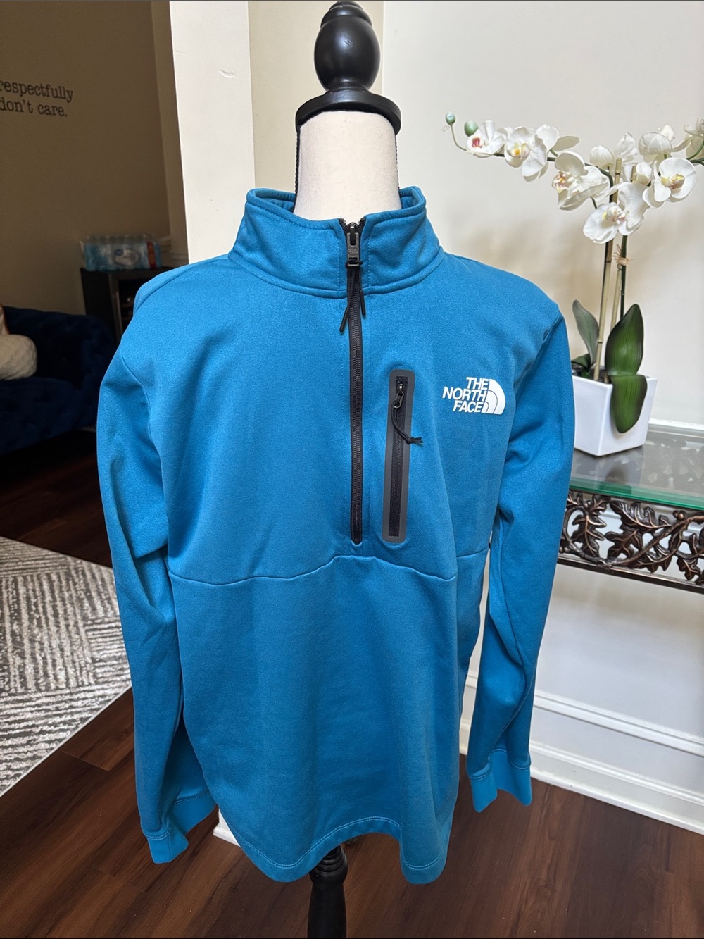 The North Face Blue 1/4 Zip Fleece Jacket with Gray Graphic Tee size Large